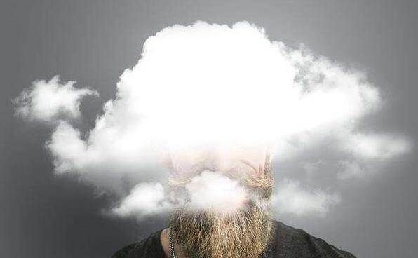 �ί���˥��